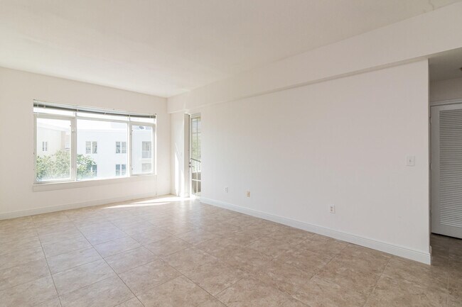 Building Photo - 1200 Town Center Dr