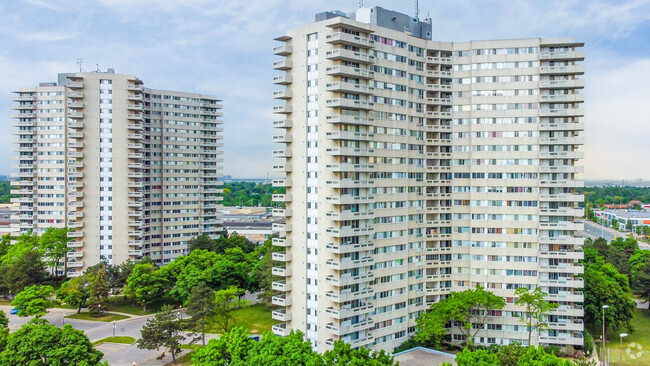 Building Photo - 220 Steeles Avenue West