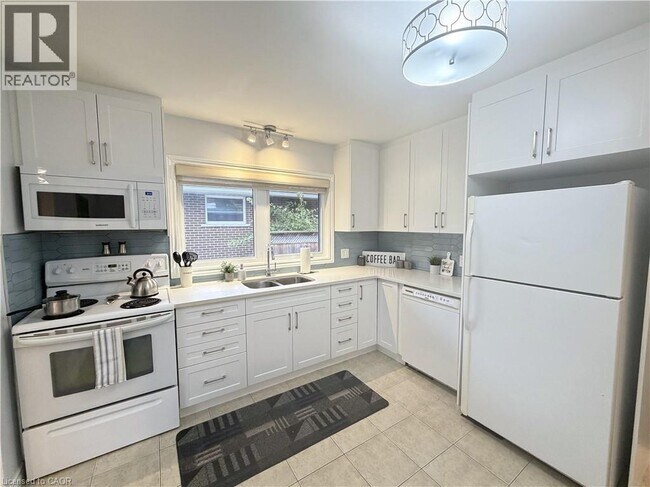 Photo du bâtiment - 15 Duncairn Ave