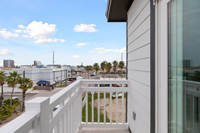 Foto del edificio - 111 W Sunny Isle Dr