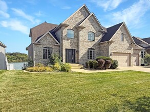 Building Photo - 443 Hilbrich Dr