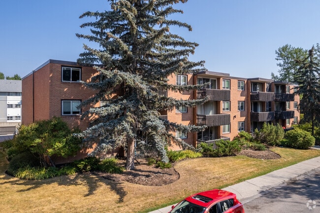 Building Photo - Chinook Gardens