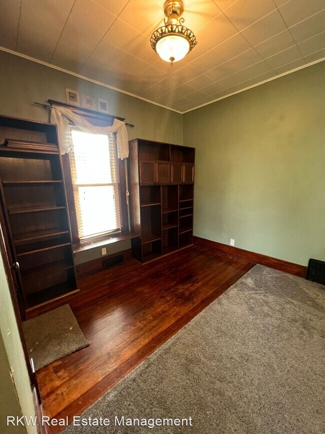 Building Photo - 4 br, 2 bath House - 1007 W Nebraska Ave