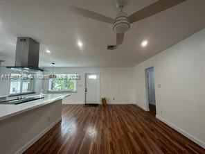 Foto del edificio - 2 br, 2 bath House - 1538 NE 5th Ave # 1-2