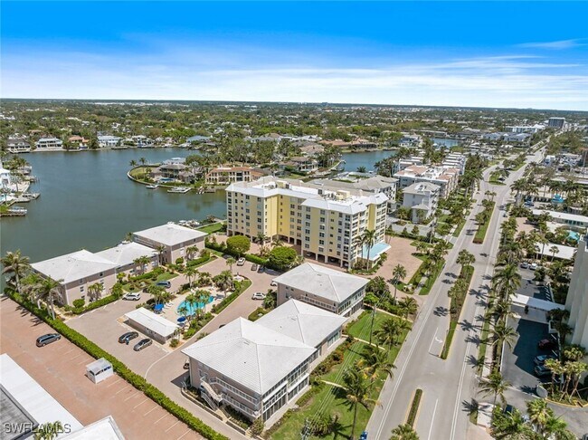 Foto del edificio - 1910 Gulf Shore Blvd N