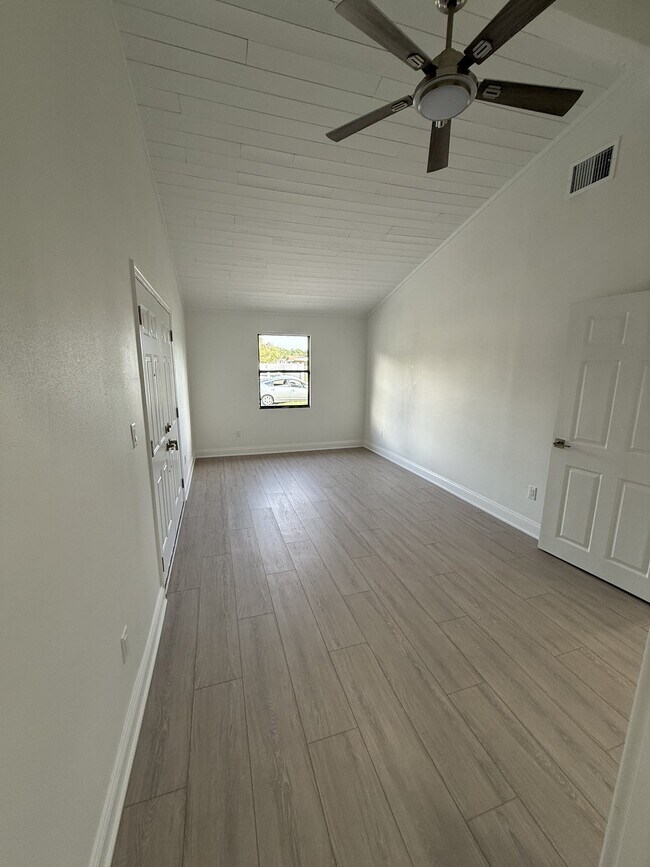 Building Photo - 6521 Alta Monte Dr
