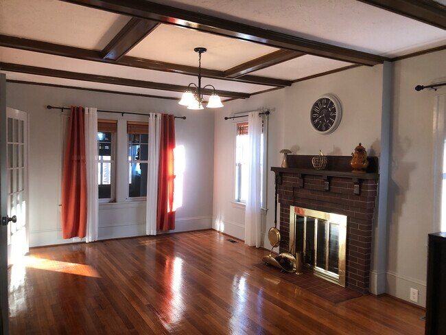 Foto del edificio - 61 Hadwen Rd