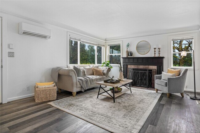 Foto del edificio - PRICE DROP!! TOUR TODAY!!! Updated 4BR/1BA...