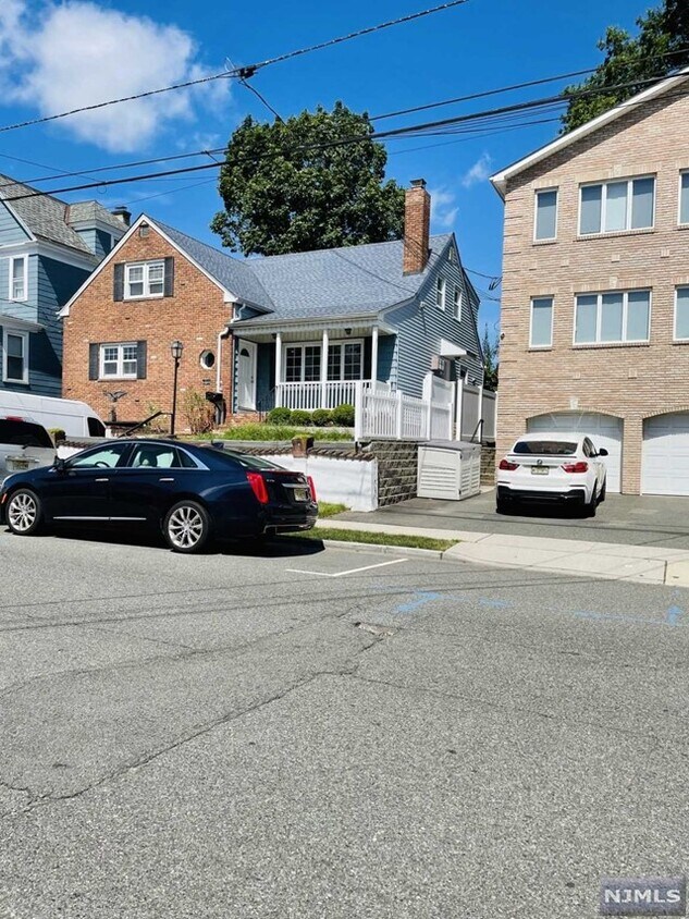 Foto principal - 411 Elm St