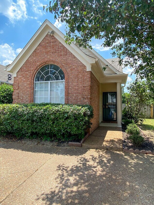 Primary Photo - 3 bed, 2 bath home near Shelby Farms in Co...