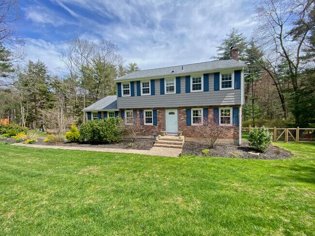 Foto del edificio - 14 Horseshoe Dr