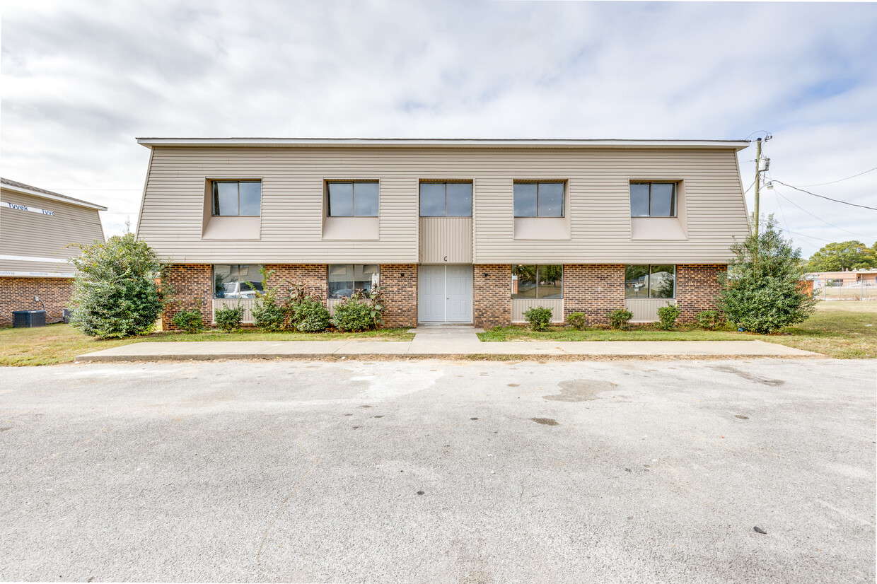 Foto principal - 711 N Main St