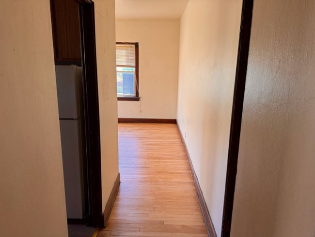 Building Photo - 916 Milwaukee Ave