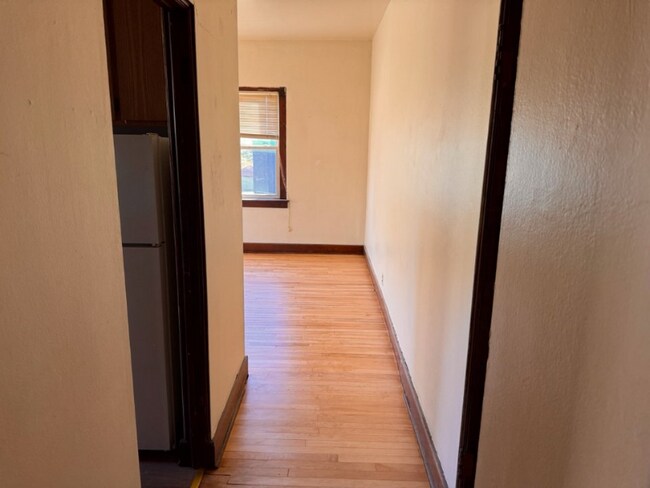 Foto del edificio - 916 Milwaukee Ave