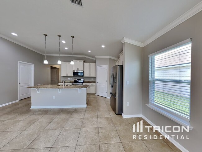 Foto del edificio - 414 Samara Lakes Pkwy