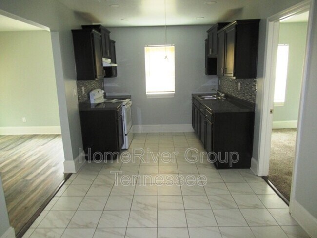 Building Photo - 1380 Kimball Cove