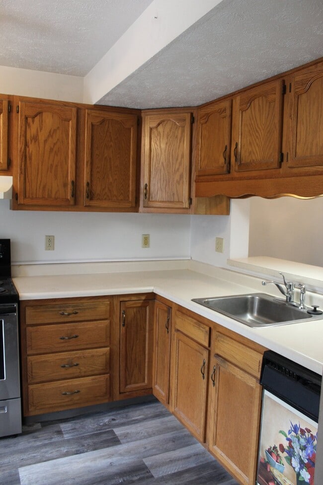 Building Photo - Adorable 2 Bedroom Townhome in Baldwin
