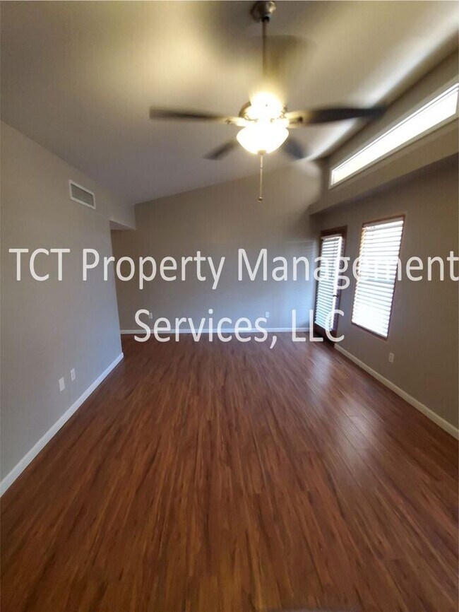 Building Photo - Three Bedroom Condo in the heart of Tempe
