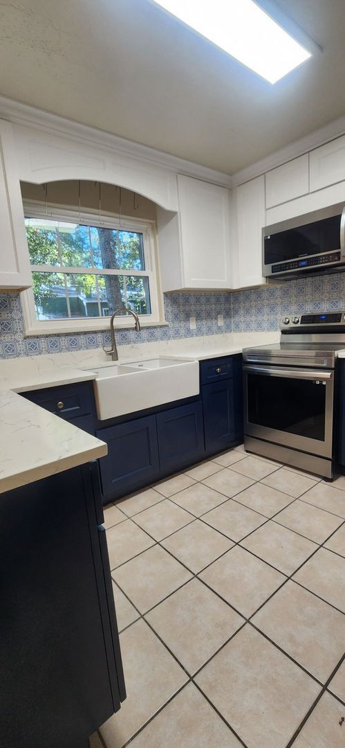 Photo - 413 NW 48th Blvd House