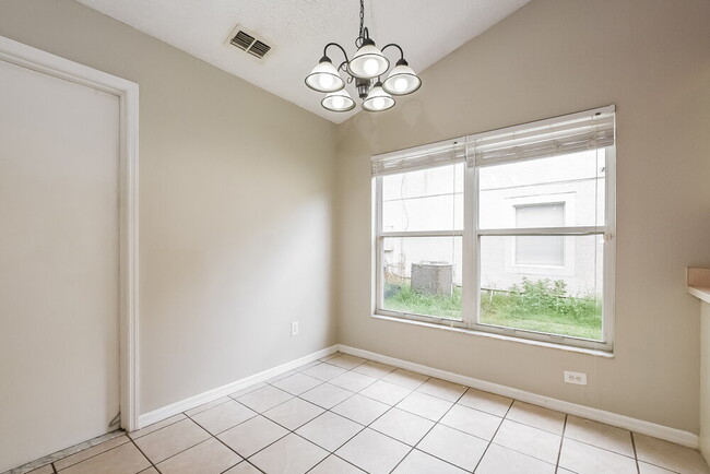 Building Photo - 3844 Becontree Pl