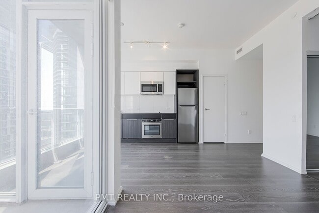 Building Photo - 68-2068 Shuter St