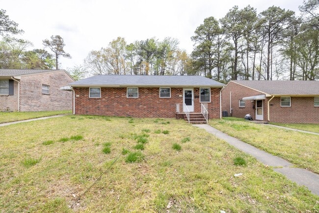 Building Photo - Charming 2-Bedroom Duplex in Colonial Heights