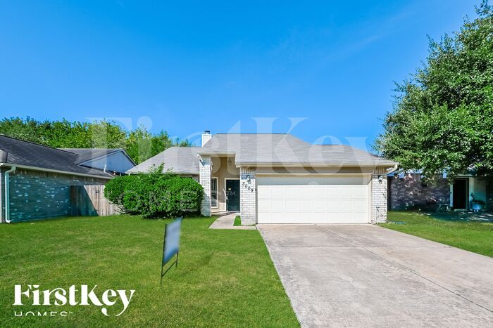 Primary Photo - 3009 Walnut Springs Dr