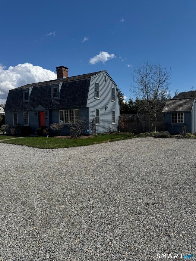 Foto del edificio - 84 Waterside Ln