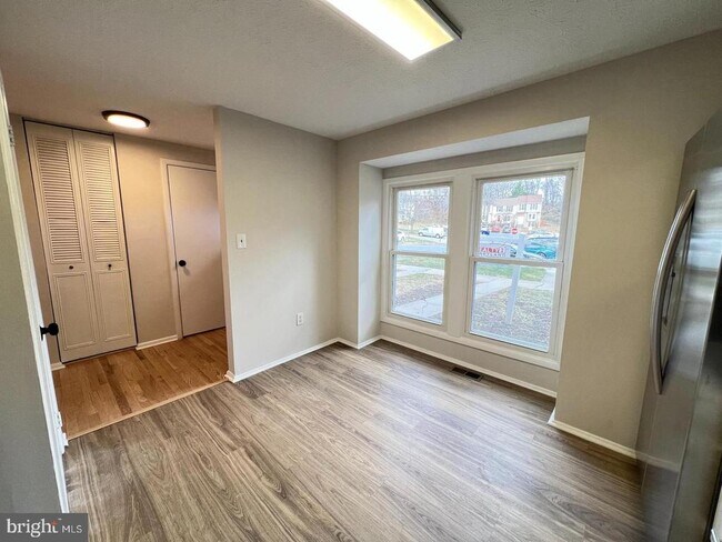 Foto del edificio - 3715 Bonnybridge Pl