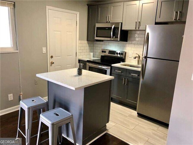 Foto del edificio - 112 Ardmore Pl NW