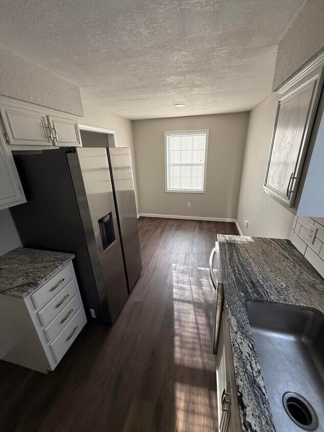 Foto principal - 706 Wilkes Dr