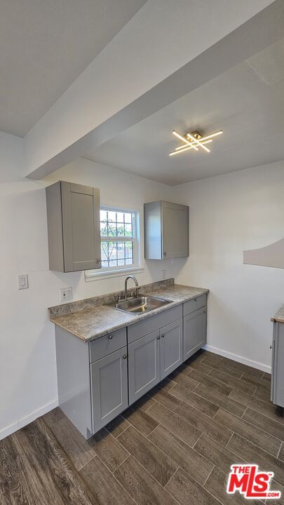 Building Photo - 136 W 99th St