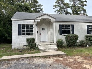 Building Photo - 1406 Briarcliff Dr