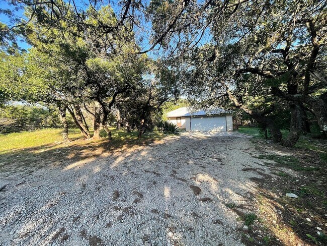 Building Photo - NEW ON MARKET