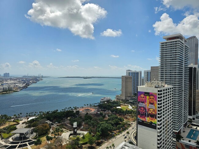 Foto del edificio - 244 Biscayne Blvd