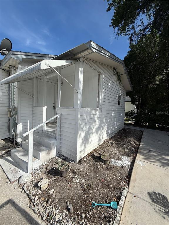 Building Photo - 8708 N Edison Ave