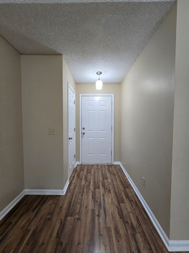 Foto del edificio - 1520 Crowndale Dr