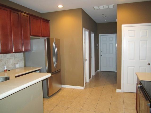 Building Photo - 821 Apple Hill Dr