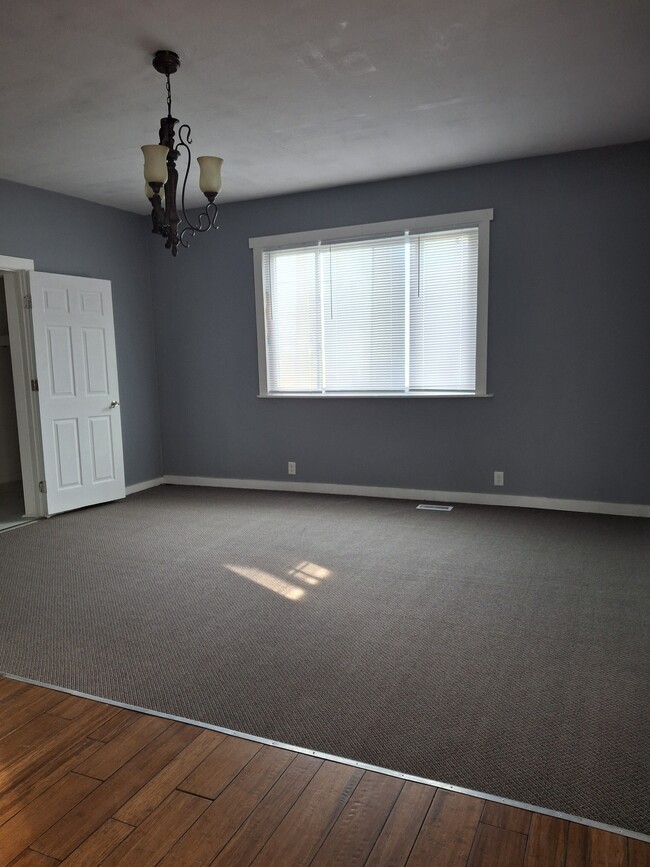 Building Photo - 833 Indiana Ave