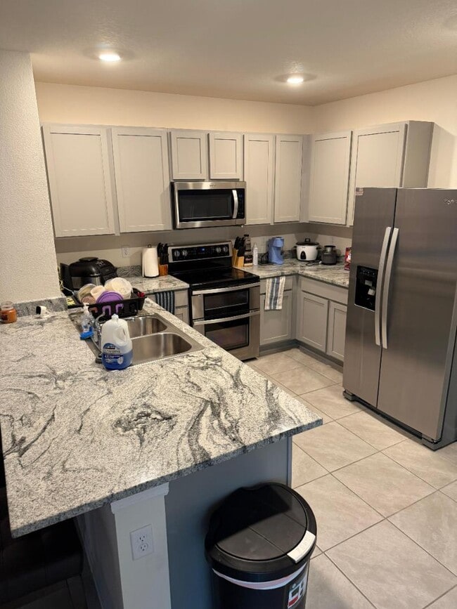 Building Photo - 5675 Chorleywood Ln