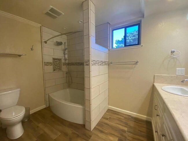 Foto del edificio - 585 Hawthorne St