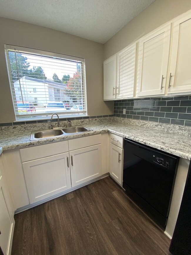 Interior Photo - Gleneagle Apartment Homes