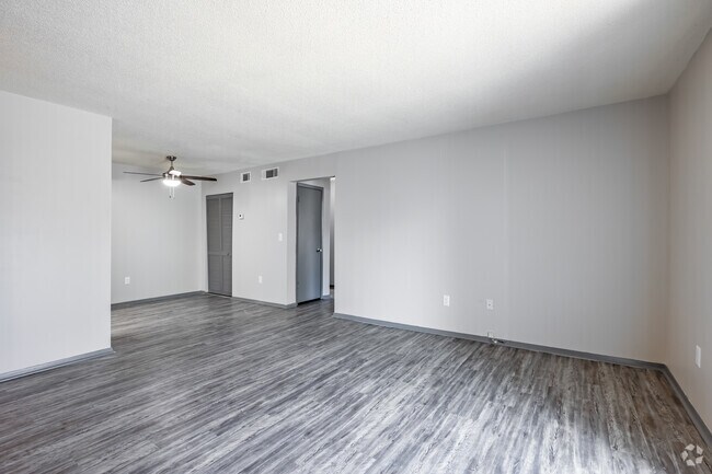 1HAB, 1BA - 730 ft² - Kendall Place