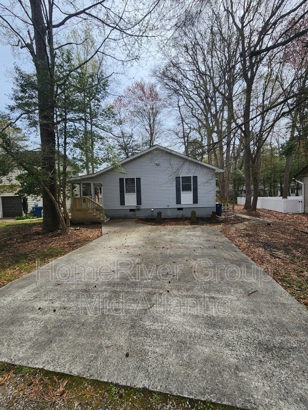 Building Photo - 6 Greenwood Ln