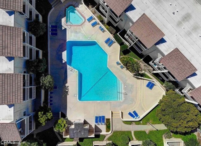 Building Photo - 263 S Ventura Rd