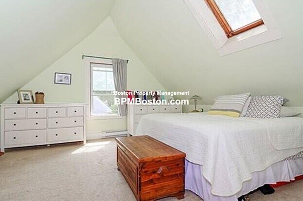 Primary Photo - 8 Westerly St