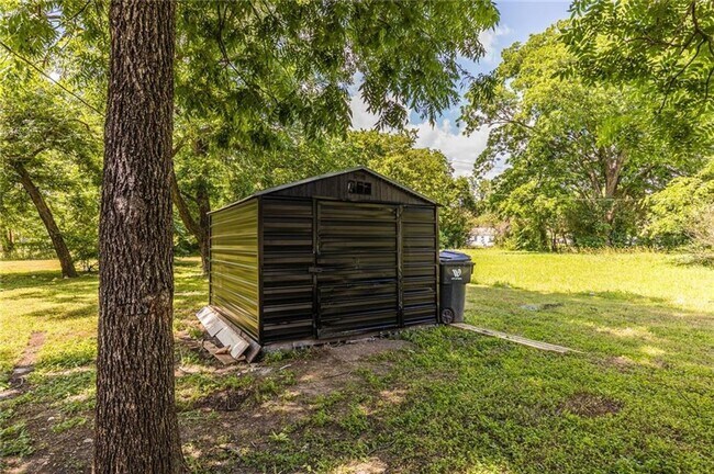Foto del edificio - Beautifully remodeled single family home, ...