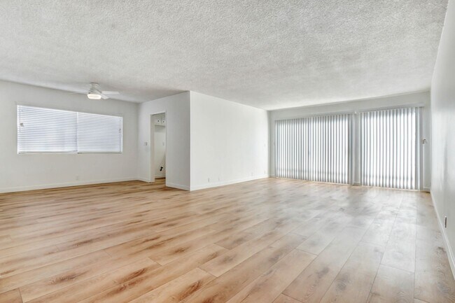 Foto del edificio - 12258 Montana Ave