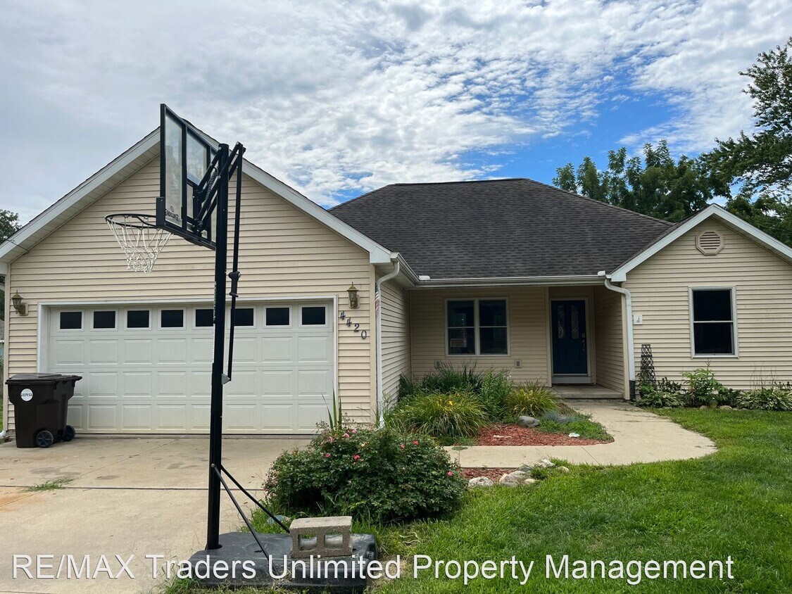 Foto principal - 5 br, 3 bath House - 4420 W Prairie Lane
