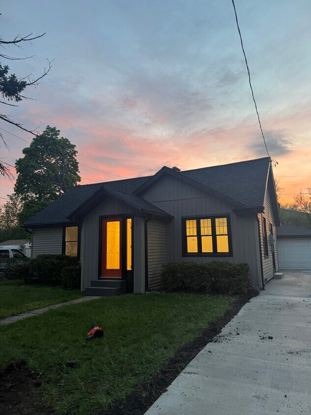 Foto principal - 508 Sweet Home Rd